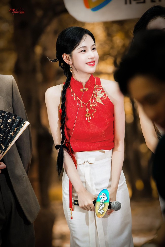 Mỹ nhân Trung Quốc tuyên truyền phim mới mà đẹp chấn động: Quốc sắc thiên hương, bạch nguyệt quang trong truyền thuyết- Ảnh 4.