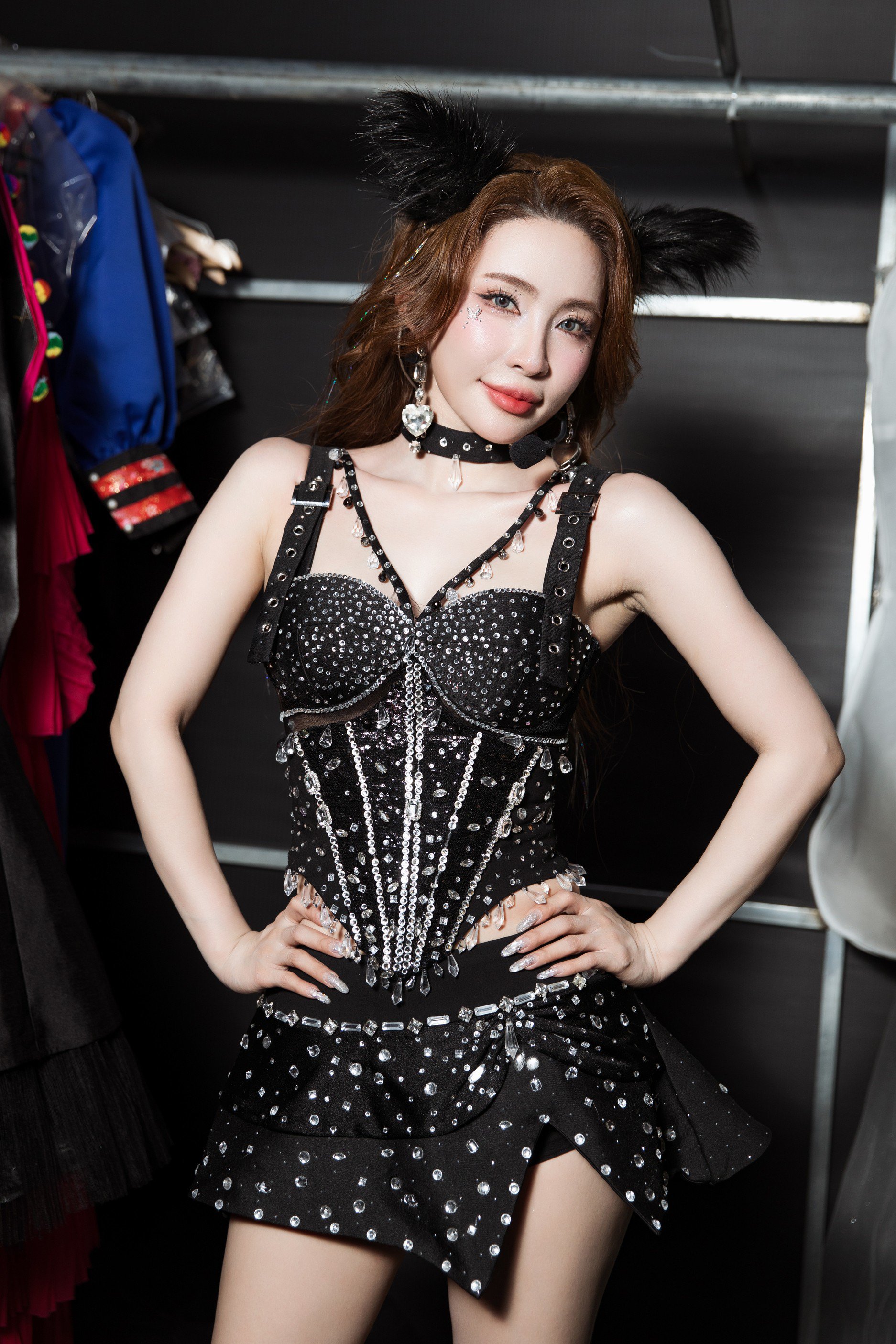 5-1744679861-14-width1874height2811 'Trầy da tróc vảy' với 48 chị đẹp - 3