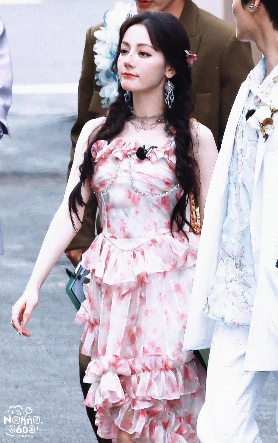 "Nàng tiên hoa" đẹp chấn động địa cầu: Nhan sắc vô địch Trung Quốc, visual không có thực ở nhân gian 5 17453816706211712191296 1745428083533 17454280836281079686733