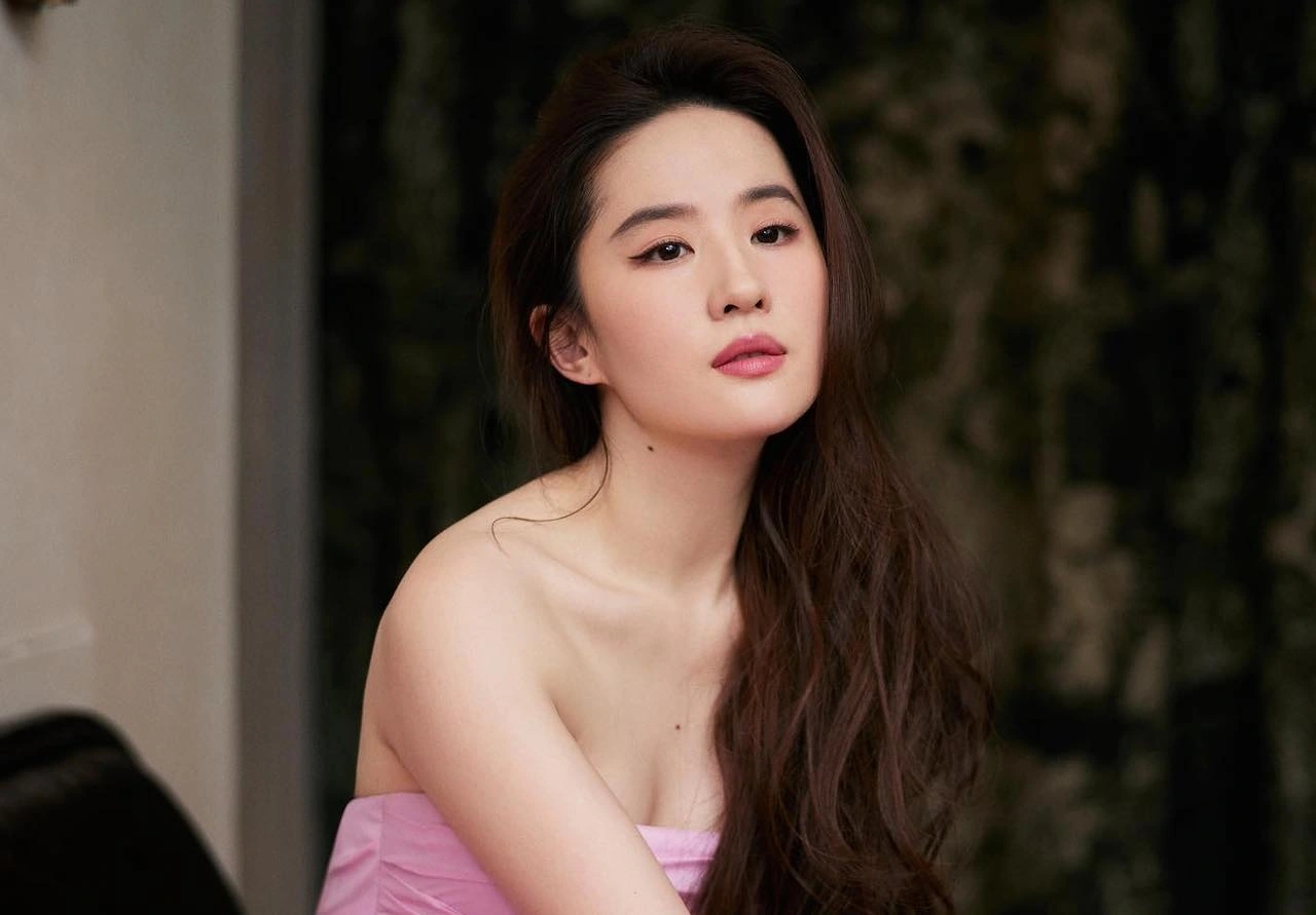 Mỹ nhân hạng A ê chề nhất Trung Quốc hiện tại: Flop sấp mặt mà đánh giá Lưu Diệc Phi, trò hề lớn nhất 2025?- Ảnh 2.