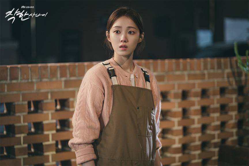 Lạy trời đừng bao giờ cho mỹ nhân này đóng vai nghèo nữa: Visual kiệt tác tạo hóa, mặc giẻ lau lên người vẫn sang- Ảnh 3. Lạy trời đừng bao giờ cho mỹ nhân này đóng vai nghèo nữa: Visual kiệt tác tạo hóa, mặc giẻ lau lên người vẫn sang- Ảnh 3.