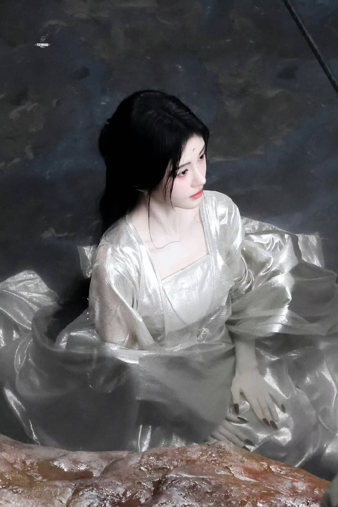 Nhìn mỹ nhân này mặc bạch y mà tưởng tiên nữ giáng trần: Gương mặt được ông trời phác họa, người đâu mà đẹp dữ thần- Ảnh 4.