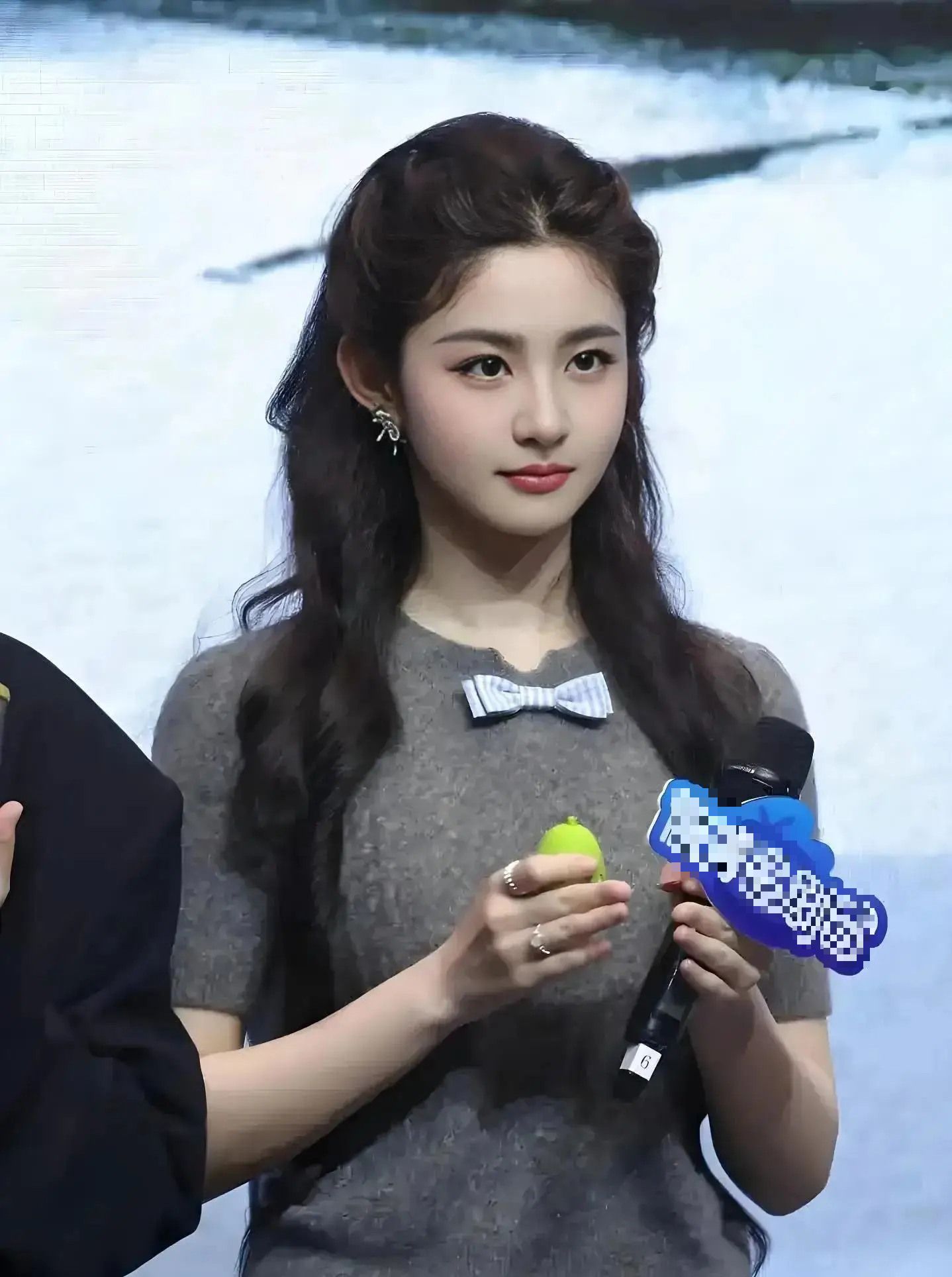 Sao nữ được khen đẹp hơn Lưu Diệc Phi và Cảnh Điềm có nguy cơ