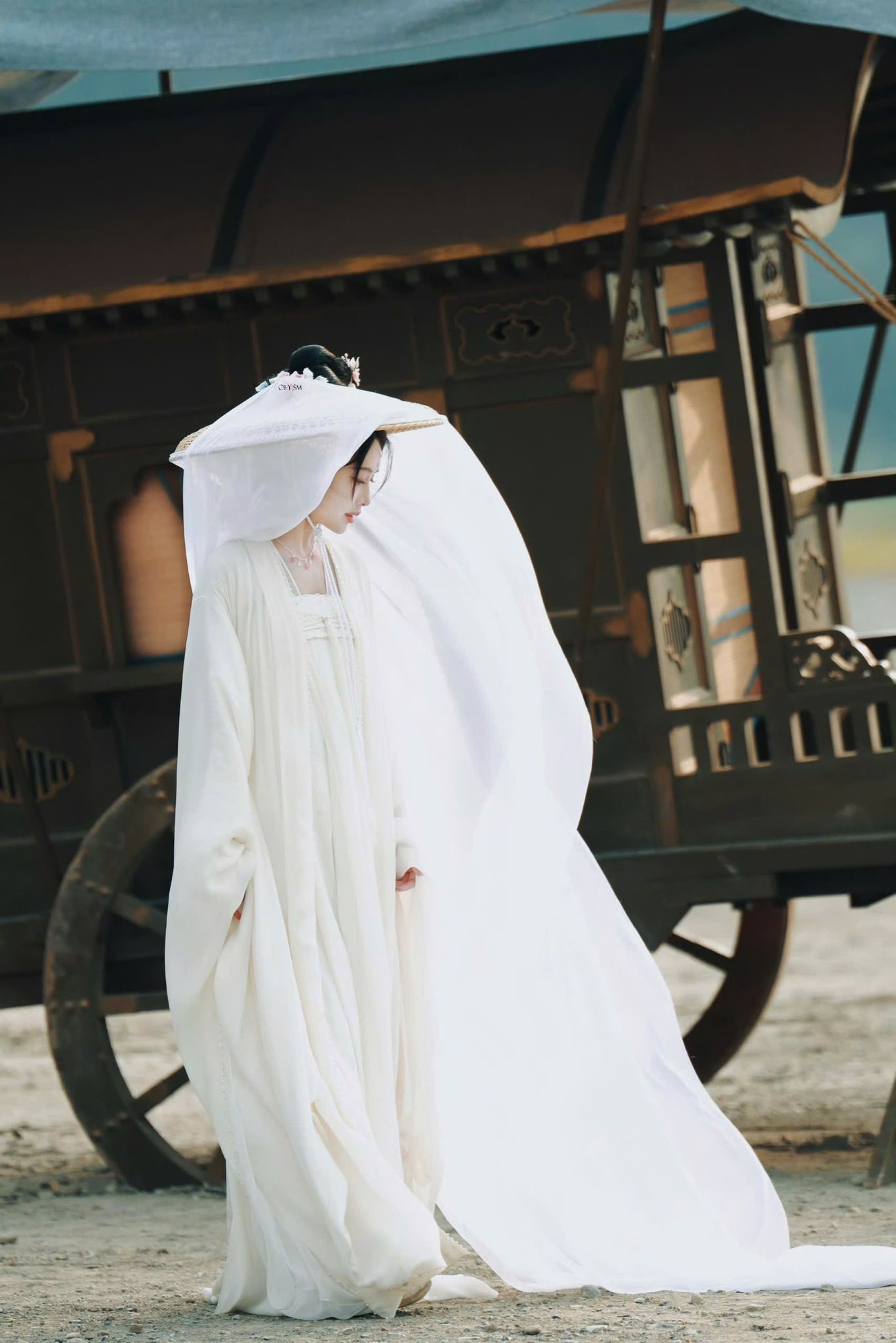 Nơi nào có mỹ nhân này nơi đó là thắng cảnh nhân gian: Nhan sắc như bước ra từ tranh cổ, đến cả gió cũng nâng niu- Ảnh 10. Nơi nào có mỹ nhân này nơi đó là thắng cảnh nhân gian: Nhan sắc như bước ra từ tranh cổ, đến cả gió cũng nâng niu- Ảnh 10.