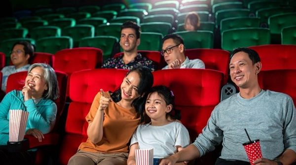 Không cần nhờ con, phụ huynh hiện đại tự đặt vé xem phim, chốt lịch giải trí 5 1763457272 570 width740height495 auto cropjpg