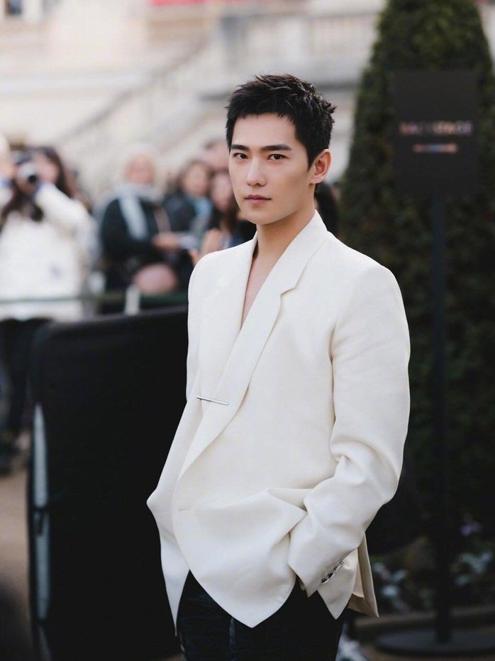 10 nam diễn viên giàu nhất Trung Quốc 2025: Vương Nhất Bác xếp sau Tiêu Chiến, hạng 1 cả đời vô địch thiên hạ- Ảnh 5. 10 nam diễn viên giàu nhất Trung Quốc 2025: Vương Nhất Bác xếp sau Tiêu Chiến, hạng 1 cả đời vô địch thiên hạ- Ảnh 5.