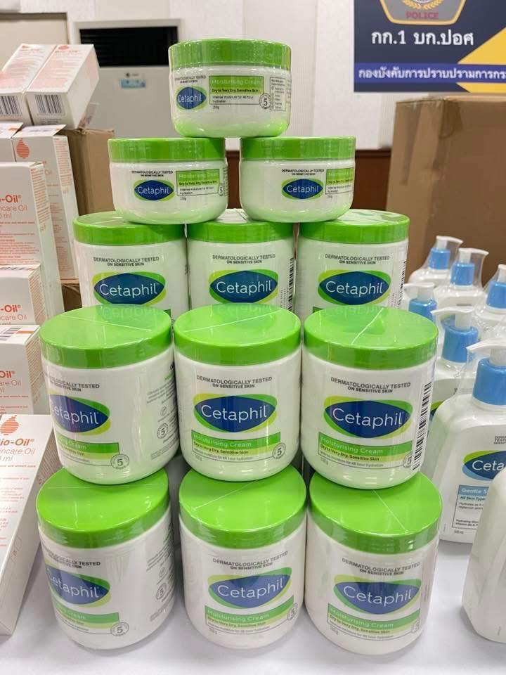 Hơn 78.223 sản phẩm mỹ phẩm, thiết bị điện tử,... giả bị phát hiện ở Thái Lan: Đường dây khủng do 2 nghi phạm Trung Quốc cầm đầu- Ảnh 1.