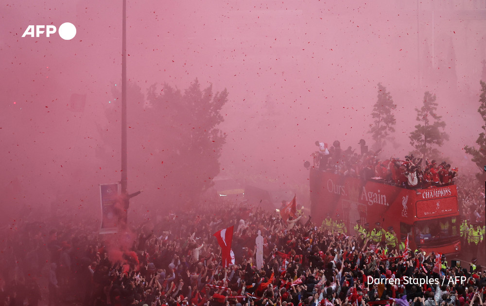 Hiện trường kinh hoàng vụ xe điên lao thẳng đám đông Hiện trường kinh hoàng vụ xe điên lao thẳng đám đông