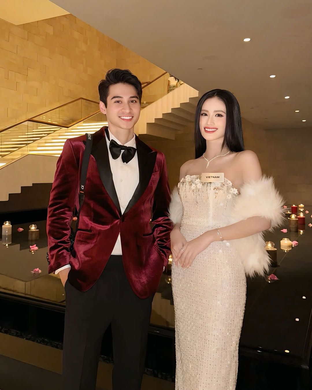 Hoa hậu Ý Nhi hẹn hò Nam vương Tuấn Ngọc?- Ảnh 3. Hoa hậu Ý Nhi hẹn hò Nam vương Tuấn Ngọc?- Ảnh 3.