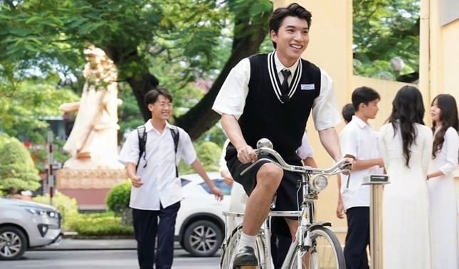 Sự tử tế của HIEUTHUHAI gây tranh cãi- Ảnh 1. Sự tử tế của HIEUTHUHAI gây tranh cãi- Ảnh 1.