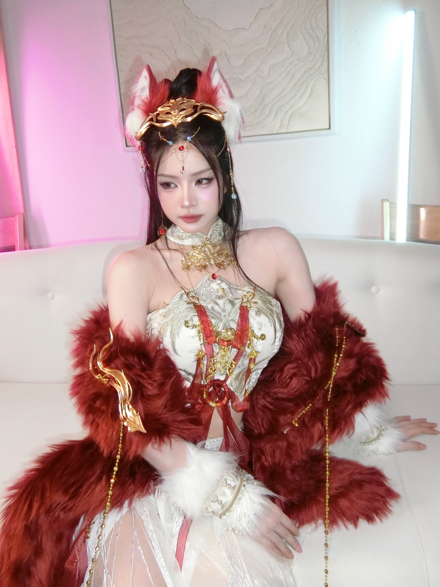 Thánh nữ DJ top 1 Việt Nam trổ tài cosplay yêu hồ, hóa tiên tỷ khiến fan ngẩn ngơ- Ảnh 1.