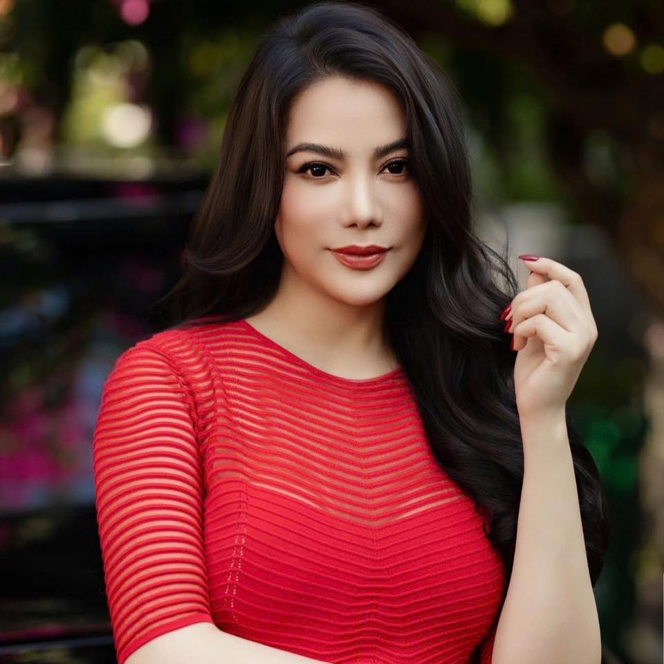 Nữ nghệ sĩ sở hữu penthouse 300m2 ở Quận 2, qua 1 lần đò, U50 vẫn bốc lửa, trẻ đẹp như 30- Ảnh 1. Nữ nghệ sĩ sở hữu penthouse 300m2 ở Quận 2, qua 1 lần đò, U50 vẫn bốc lửa, trẻ đẹp như 30- Ảnh 1.