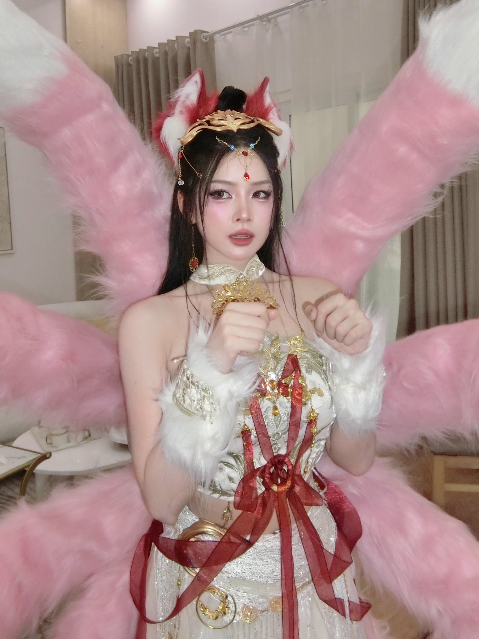 Thánh nữ DJ top 1 Việt Nam trổ tài cosplay yêu hồ, hóa tiên tỷ khiến fan ngẩn ngơ- Ảnh 4.