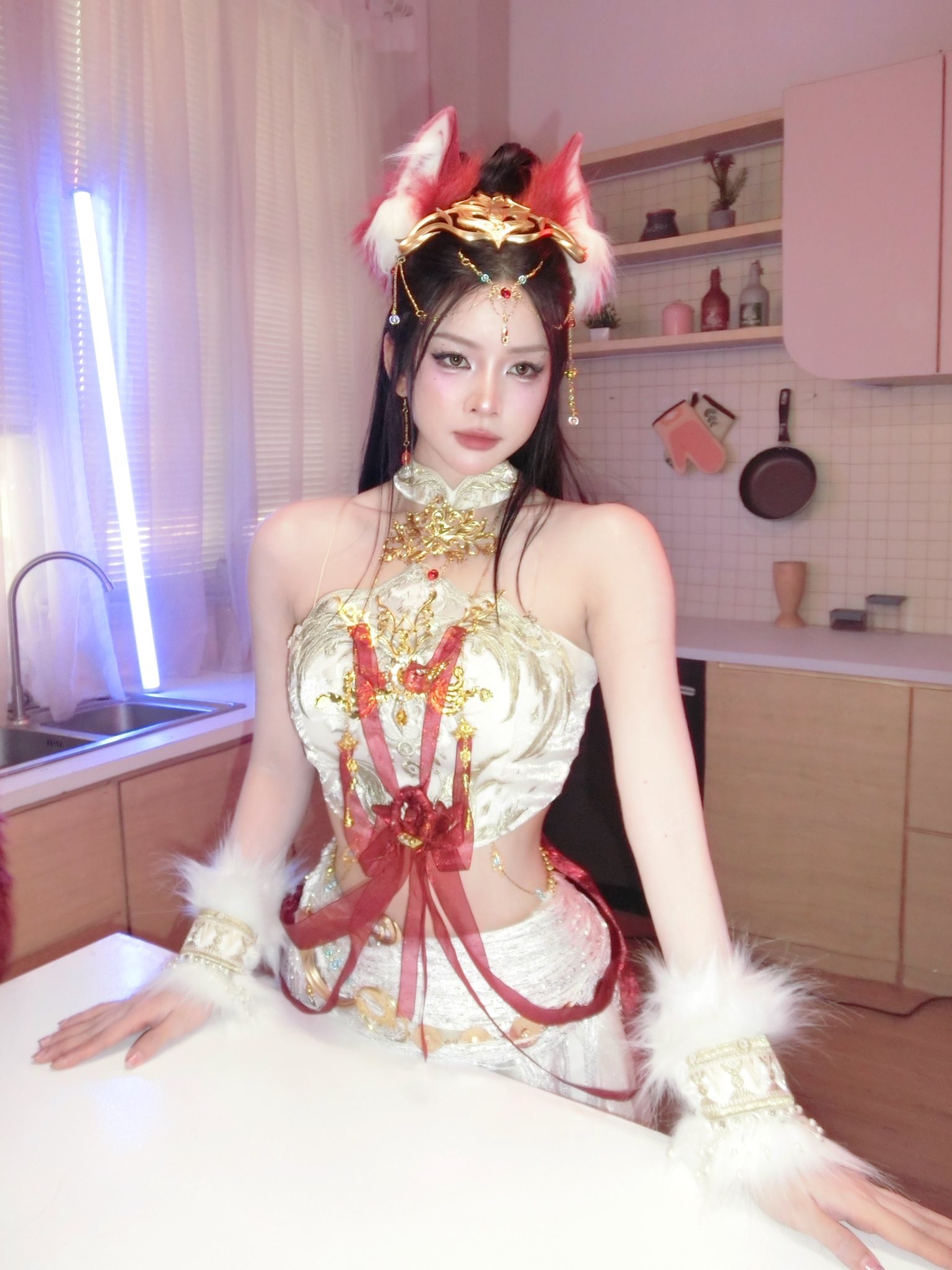 Thánh nữ DJ top 1 Việt Nam trổ tài cosplay yêu hồ, hóa tiên tỷ khiến fan ngẩn ngơ- Ảnh 3.