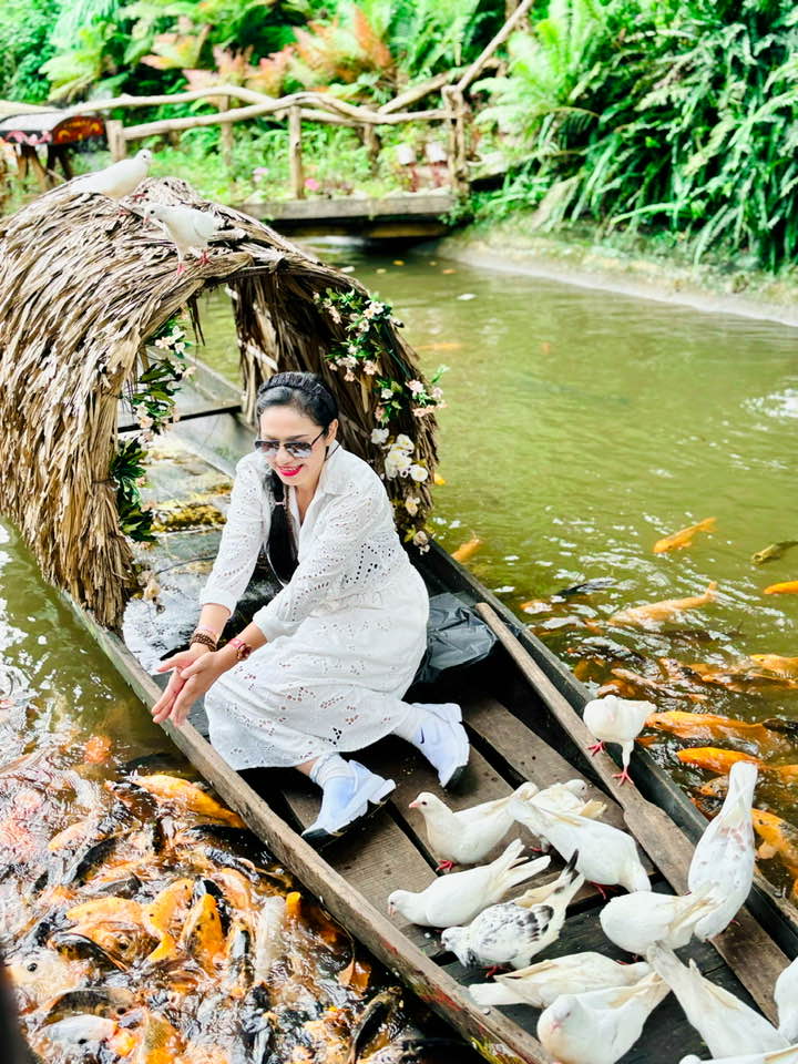 Đệ nhất mỹ nhân Việt sở hữu nhà vườn 3000m2 ở TP.HCM, cát xê 30 cây vàng, 53 tuổi không lấy chồng- Ảnh 3. Đệ nhất mỹ nhân Việt sở hữu nhà vườn 3000m2 ở TP.HCM, cát xê 30 cây vàng, 53 tuổi không lấy chồng- Ảnh 3.