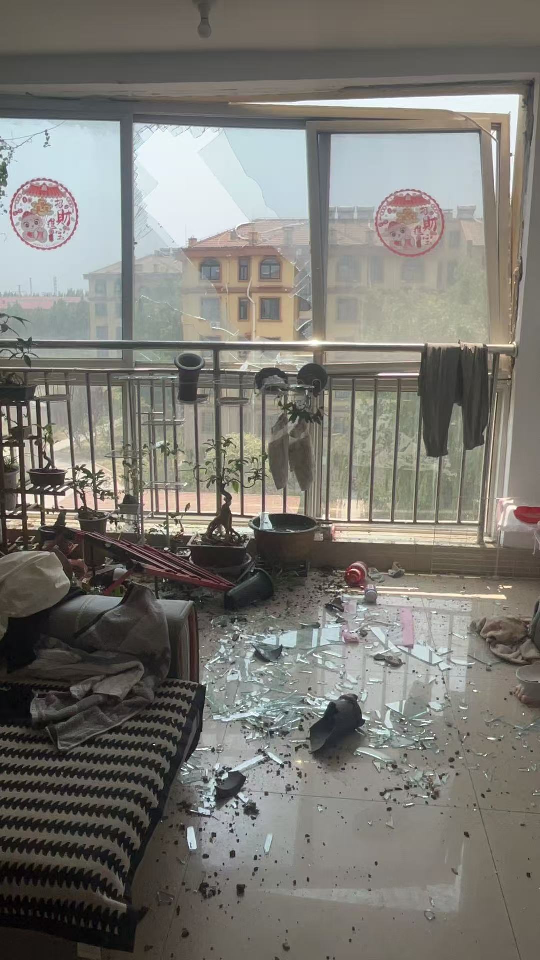 Cận cảnh vụ nổ