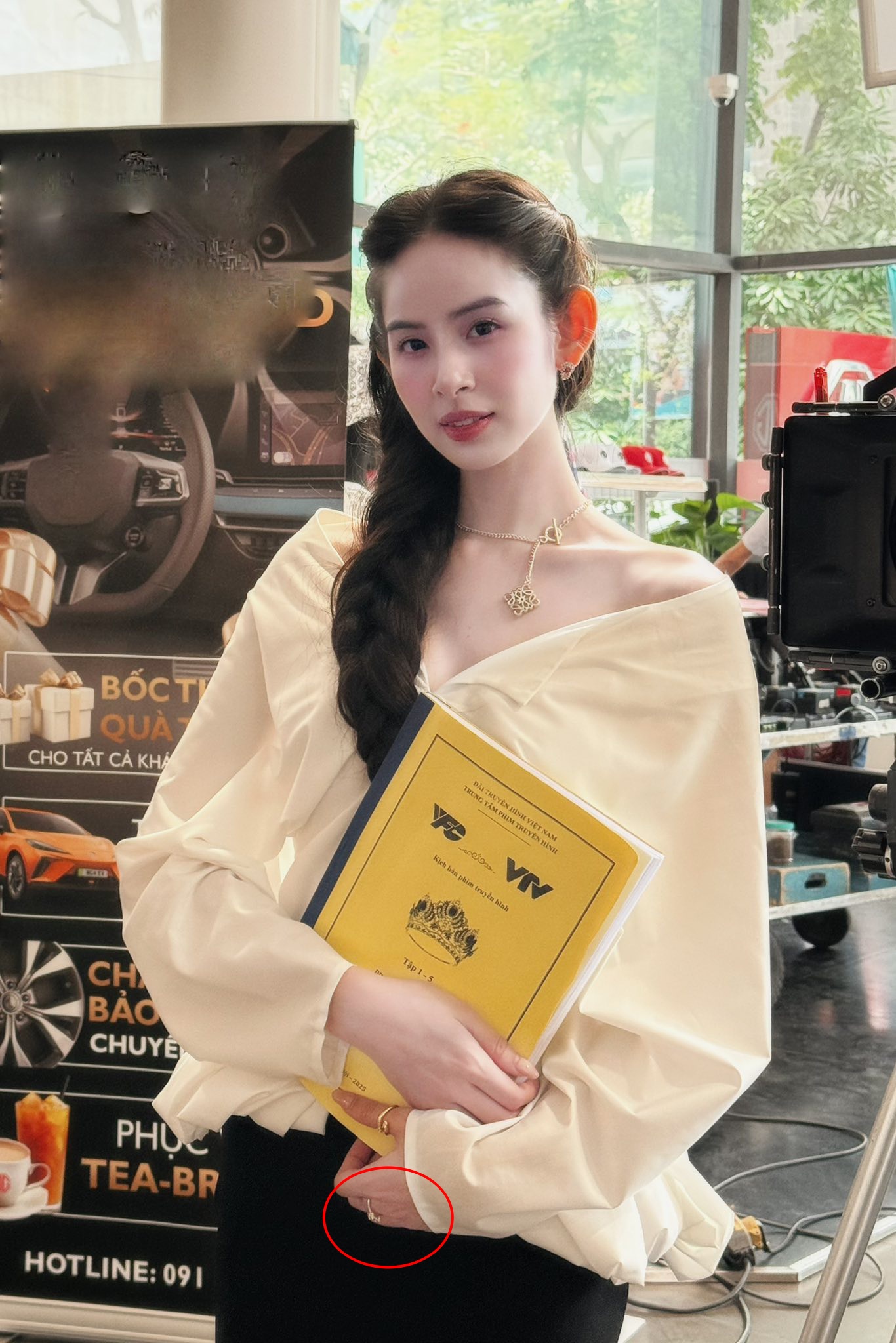 "Kim Tae Hee Việt Nam" quen chồng thiếu gia chỉ 1 tháng sau khi chia tay mối tình 3 năm với nam vương Vbiz? 50080128617630968246133646458647185484701289n 1749136610409301837149 1749170883217 1749170883543366055234