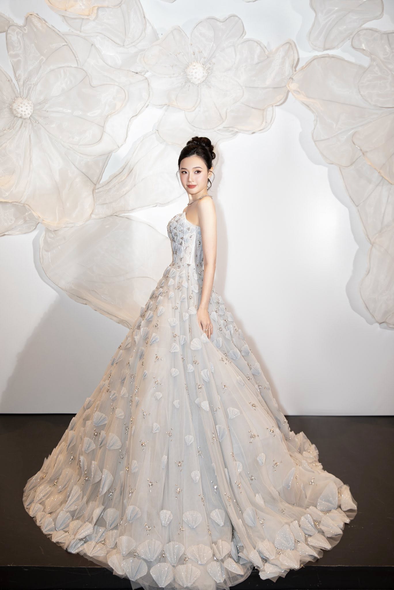 Vbiz có 1 mỹ nhân sáng làm cô giáo, tối lên đồ đi quẩy: U40 mà trẻ hơn học sinh mới đáng nể- Ảnh 8.