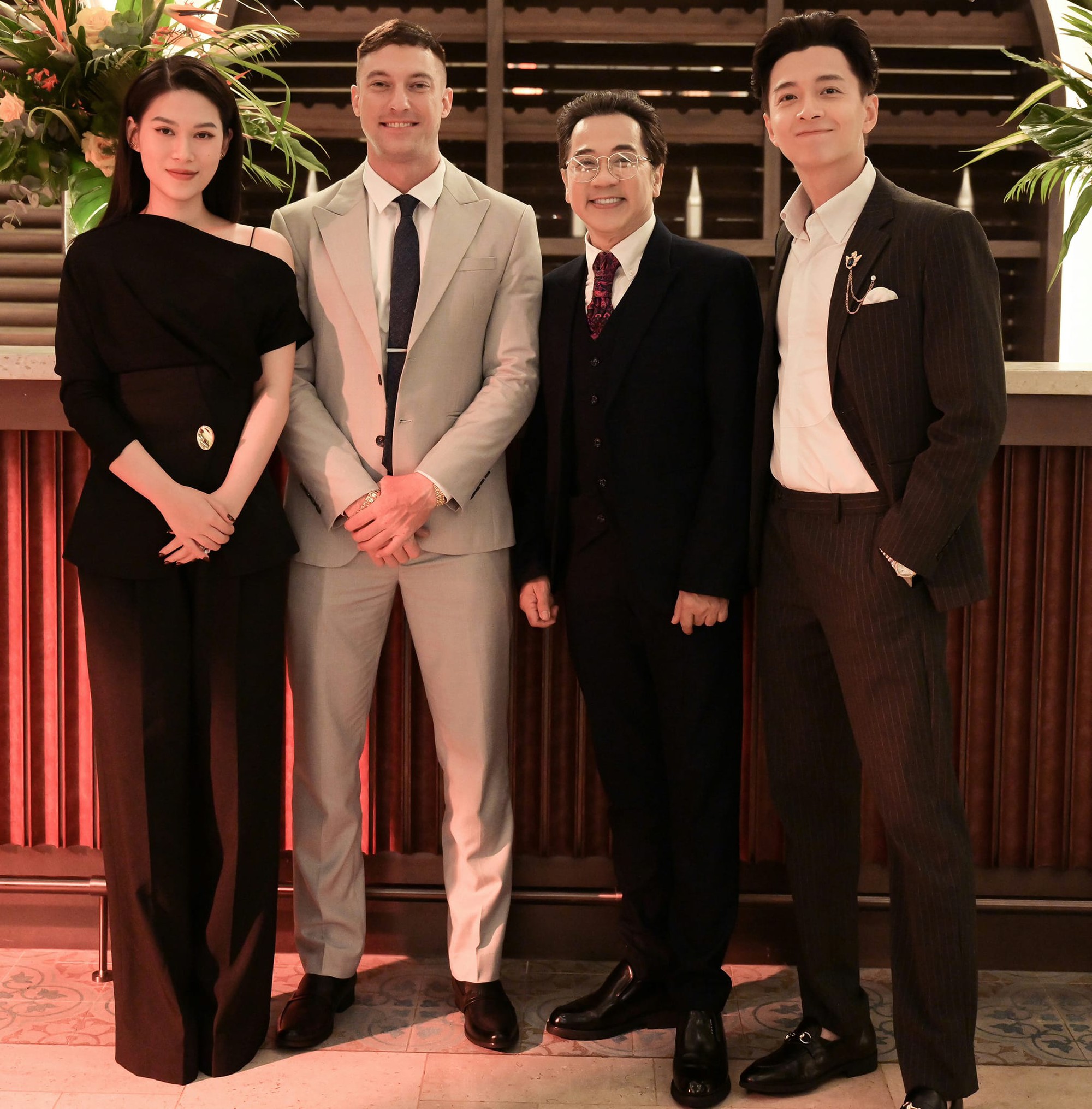 Nam thần người Mỹ đẹp nhất Mưa Đỏ: Cựu cảnh sát visual đỉnh nóc kịch trần, mê Việt Nam suốt 8 năm không chịu về nước- Ảnh 5.