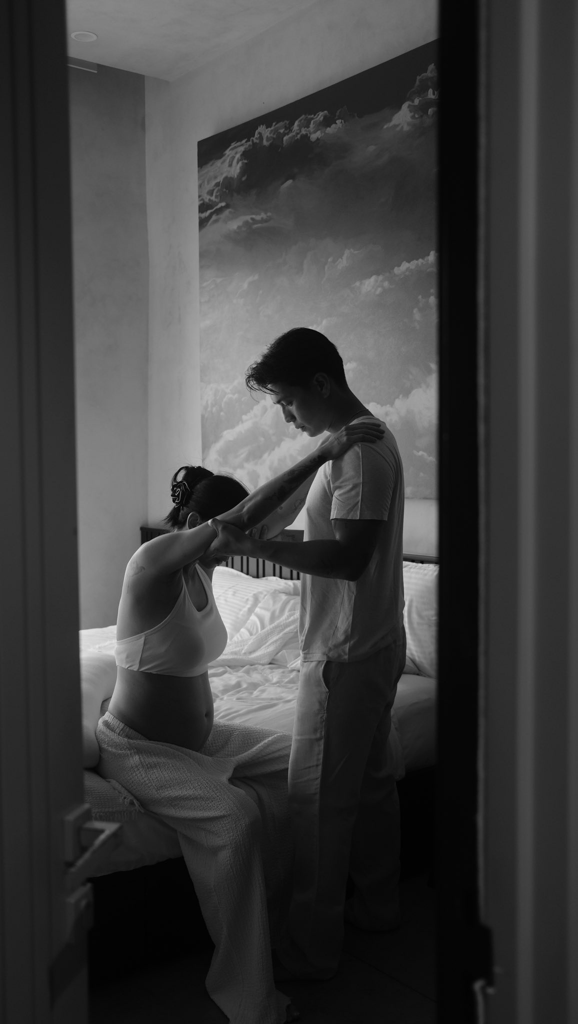 Ngô Thanh Vân mang thai đầy gian nan ở tuổi 46: Da khô sần sùi, rụng tóc và đau nhức khắp người- Ảnh 5.