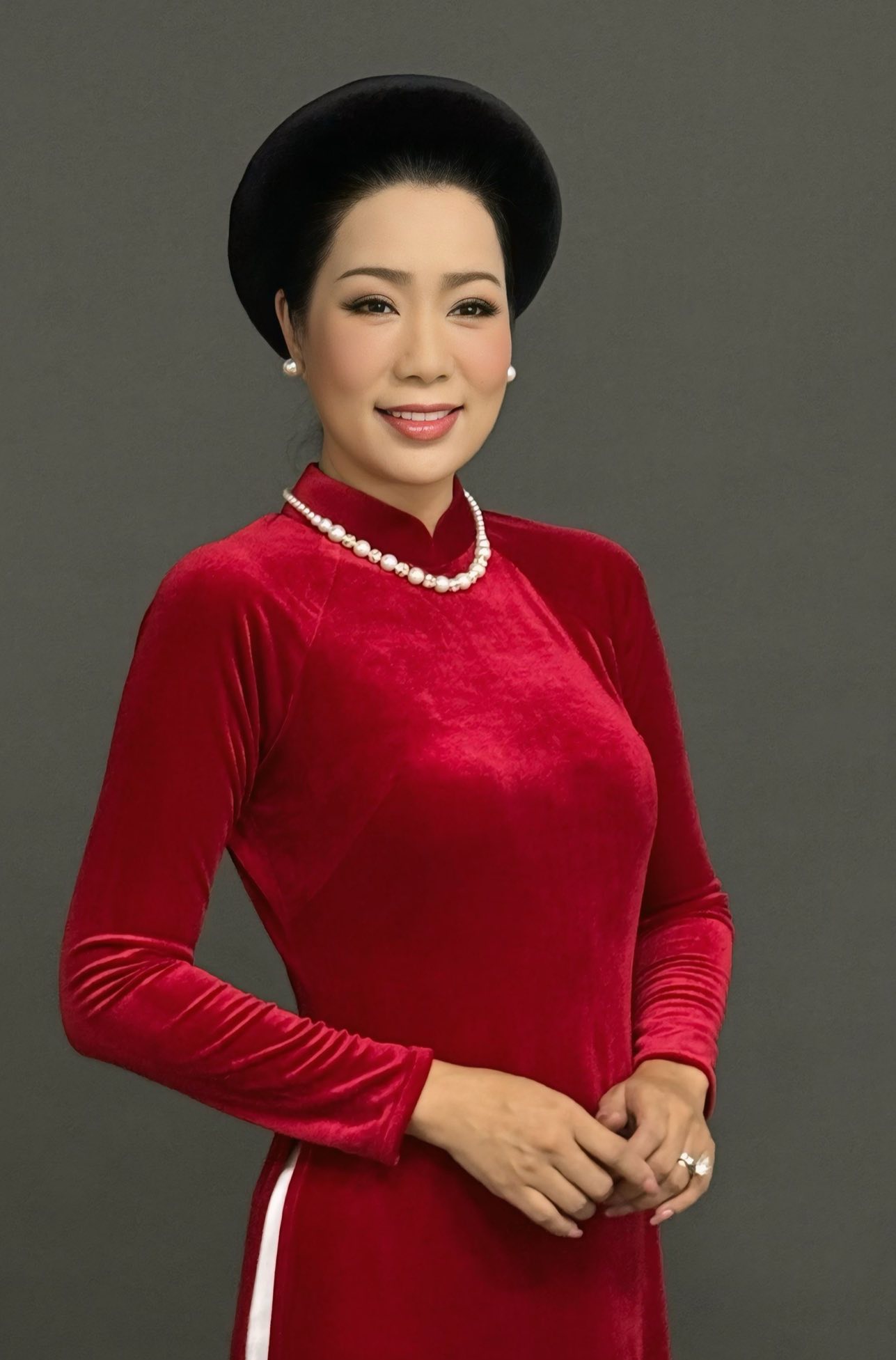 Phó chủ tịch Hội sân khấu được chồng đại gia tặng biệt thự hàng chục tỷ ở TP.HCM, 54 tuổi vẫn gợi cảm- Ảnh 1.