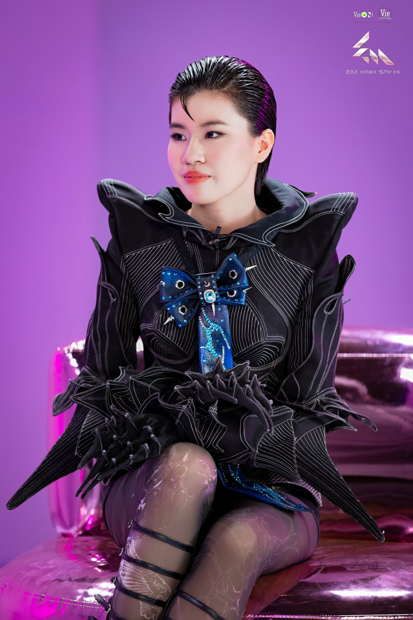 Nhận tin nhắn từ 1 sao nữ đang hot, Trấn Thành đọc đến dòng cuối liền thốt lên: Nhận tin nhắn từ 1 sao nữ đang hot, Trấn Thành đọc đến dòng cuối liền thốt lên: