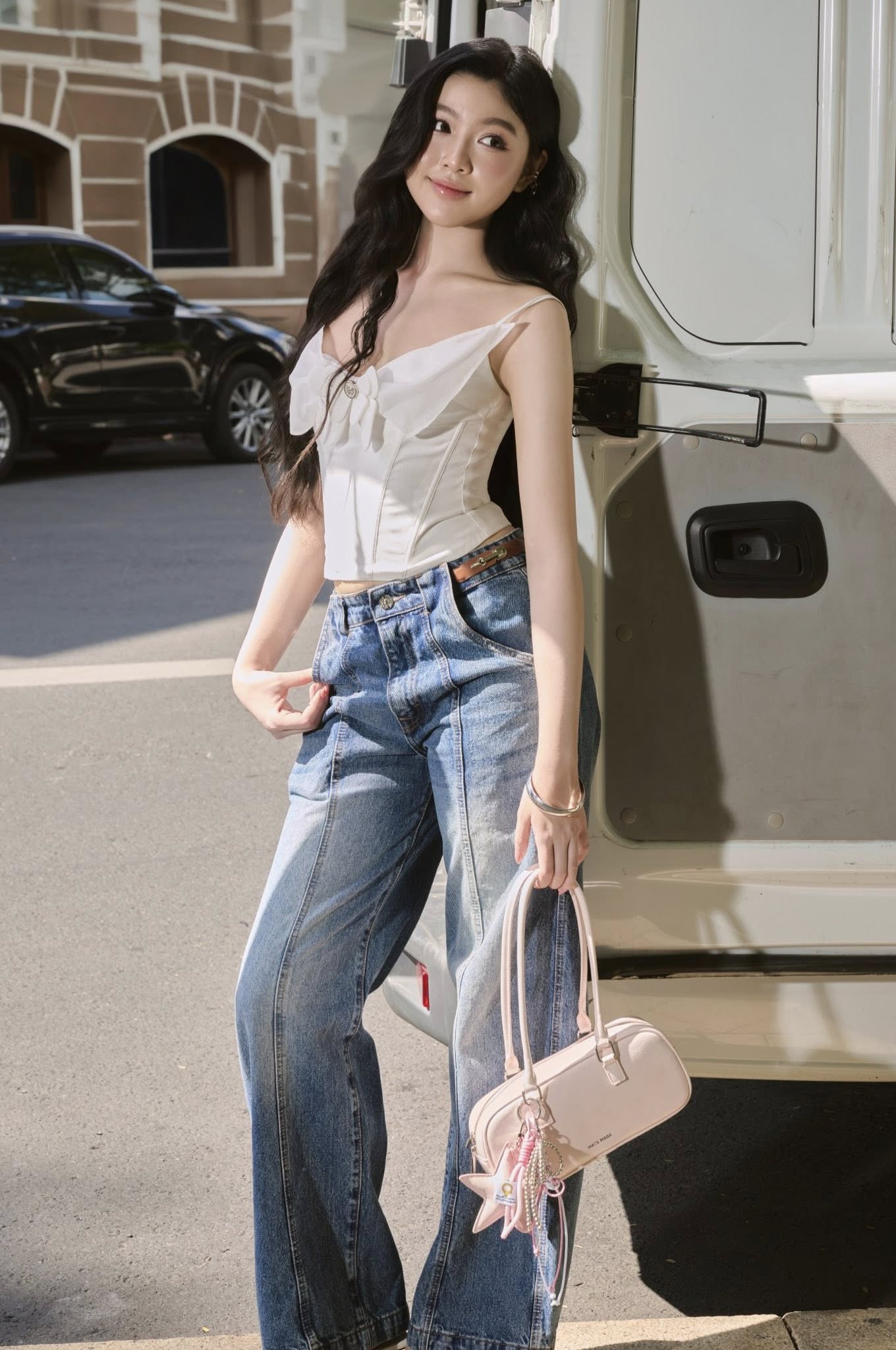 Con gái MC Quyền Linh mặc gì đi từ thiện mà gây bàn tán?- Ảnh 4.