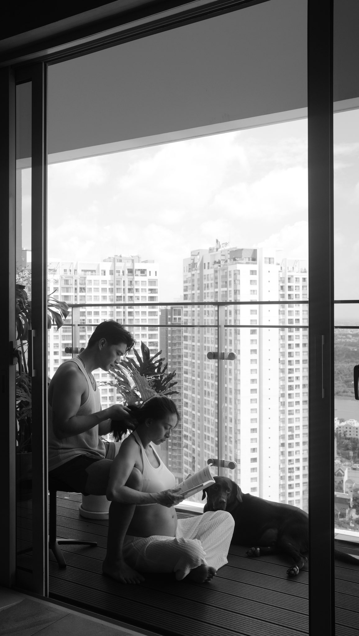 Ngô Thanh Vân mang thai đầy gian nan ở tuổi 46: Da khô sần sùi, rụng tóc và đau nhức khắp người- Ảnh 1.