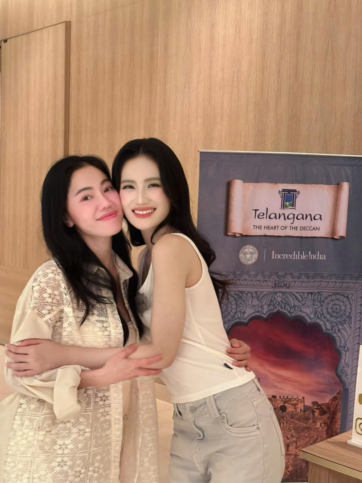 Chung kết Miss World: Hoa hậu Ý Nhi lộ diện trước giờ G, hé lộ tâm thư khiến khán giả lo lắng- Ảnh 2. Chung kết Miss World: Hoa hậu Ý Nhi lộ diện trước giờ G, hé lộ tâm thư khiến khán giả lo lắng- Ảnh 2.