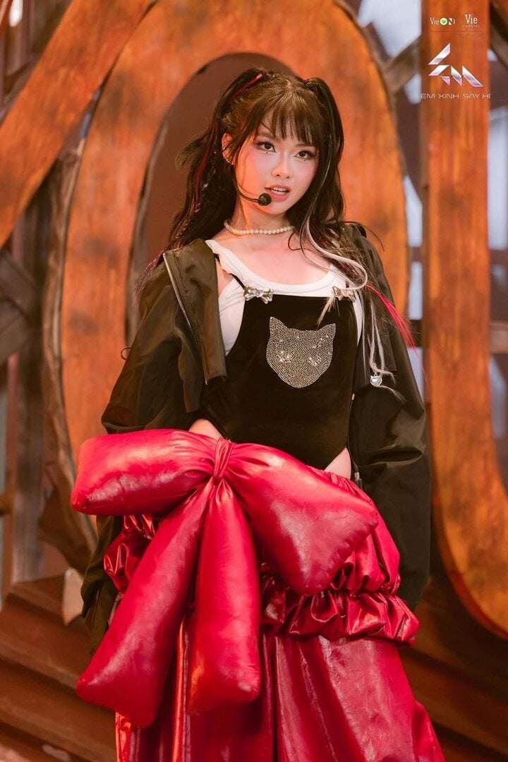 Cô em út có cái tên lạ nhất Em Xinh Say Hi đang nhận nhiều bàn tán là ai?- Ảnh 1.