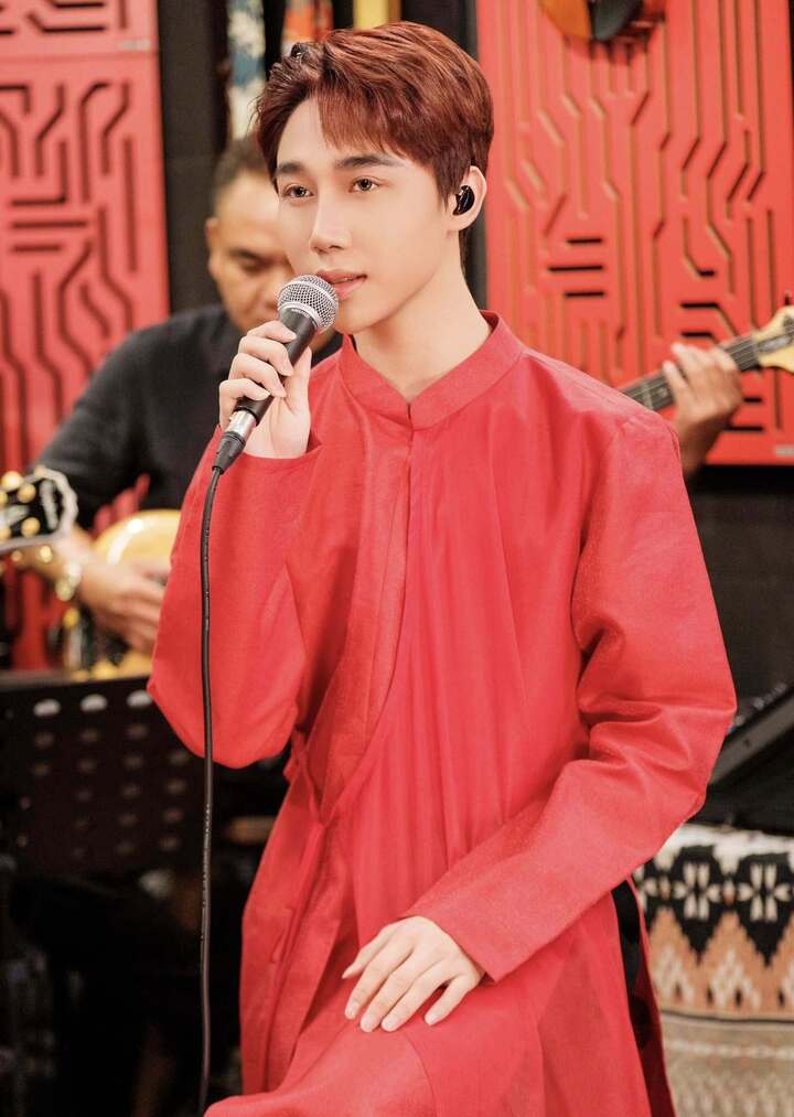 "Thần đồng âm nhạc" từng trở thành hiện tượng với vai Thị Mầu giờ ra sao? 50419106041398821830047604697941131721781097n 21090700 1750124404629 1750124404850665774075