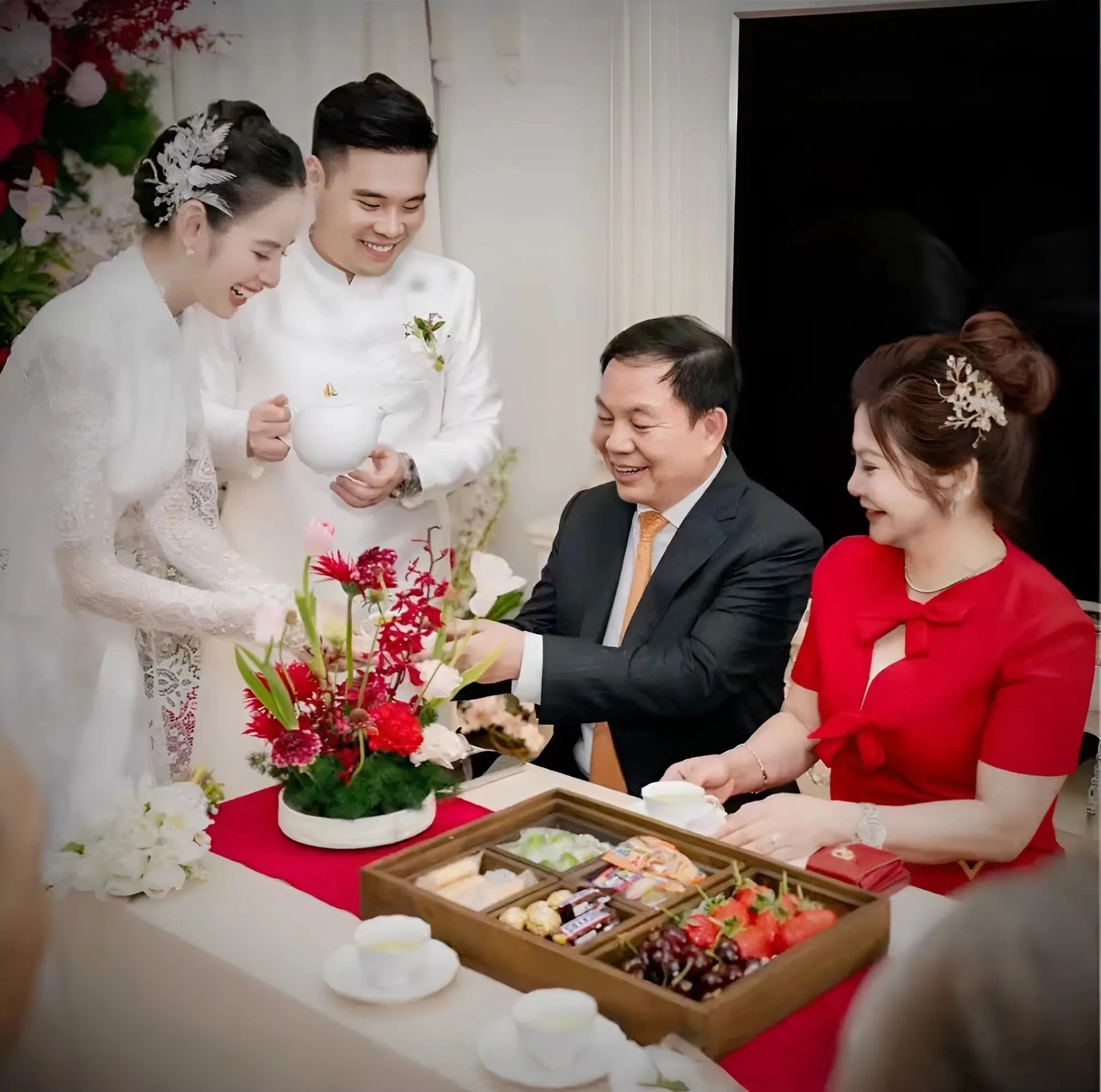 Mỹ nhân Vbiz chụp ảnh cưới với chồng gia thế khủng, netizen xem xong thắc mắc 1 chuyện!- Ảnh 4.