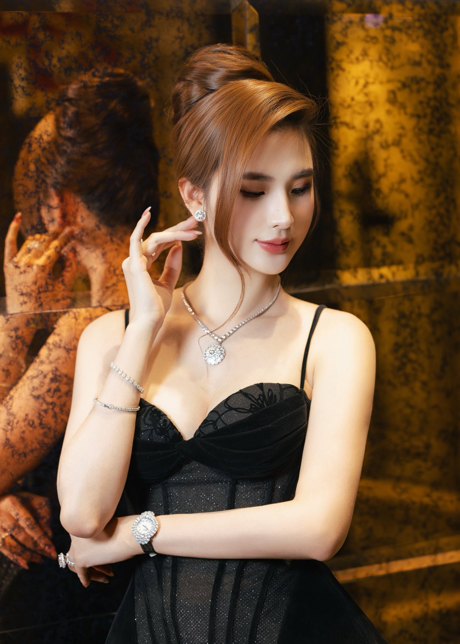 Mỹ nhân Việt nghi cố tình để lộ mối quan hệ tình cảm với bác sĩ thẩm mỹ quen mặt trong showbiz- Ảnh 3.