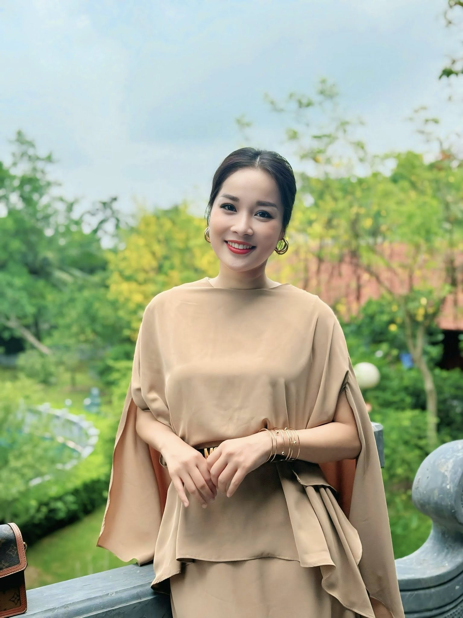 Nhan sắc tuổi 40 và cuộc sống sang chảnh của đại úy công an là mỹ nhân Nhật ký Vàng Anh đình đám- Ảnh 1.