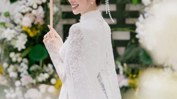 Thêm 1 mỹ nhân Việt công khai ảnh cưới với thiếu gia tập đoàn lớn! 30 Thêm 1 mỹ nhân Việt công khai ảnh cưới với thiếu gia tập đoàn lớn! 5047887891770872210502492804122156354114038n 1749341816341 17493418170731477469833 09501506 1762827070621990231864 1762833592816 17628335931041820393478