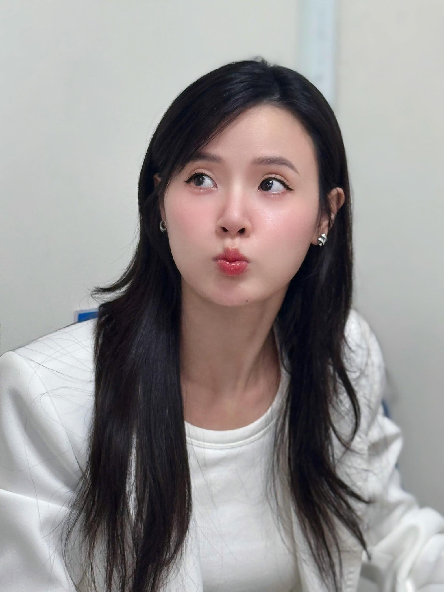 Vbiz có 1 mỹ nhân sáng làm cô giáo, tối lên đồ đi quẩy: U40 mà trẻ hơn học sinh mới đáng nể- Ảnh 5.