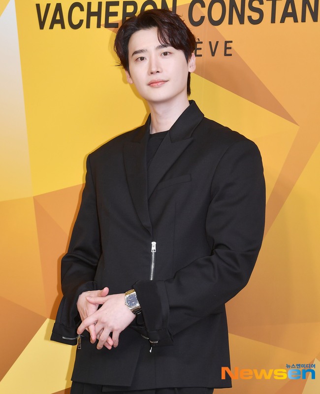 Showbiz có mỹ nam mặc quân phục là đẹp lên gấp tỷ lần, vạn vật đều thua nhan sắc này- Ảnh 8.