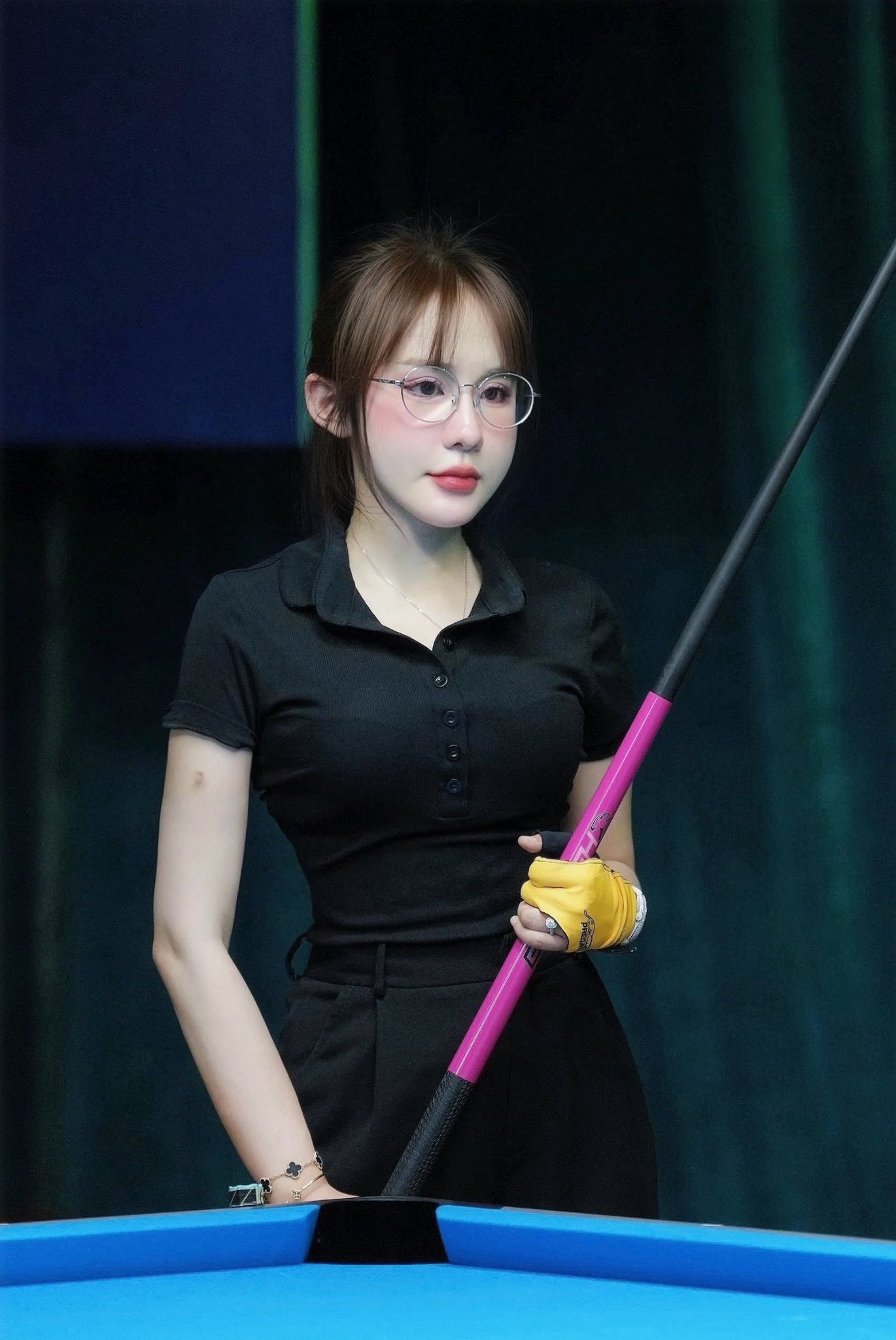 "Thánh nữ" bida khoe dáng nóng bỏng, fan thừa nhận ngắm nhìn tận 30 phút 50575556825294226907365265150918999658633208n 1750304044338774182865 1750309129380 17503091295502068196272 1