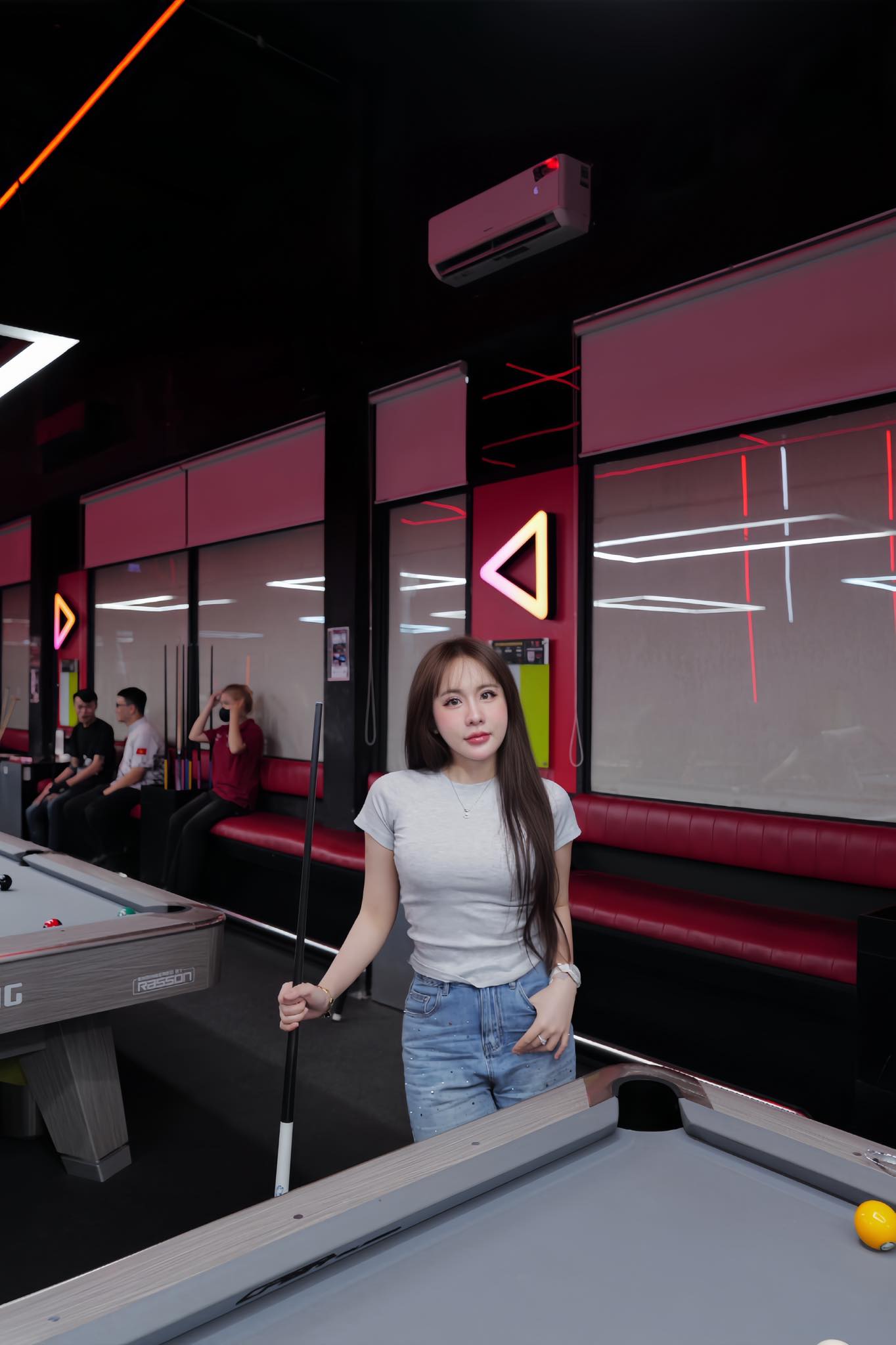 "Thánh nữ" bida khoe dáng nóng bỏng, fan thừa nhận ngắm nhìn tận 30 phút 5058643282530380990640696409225784284842061n 17503040664121071523331 1750309146428 17503091466351897597003