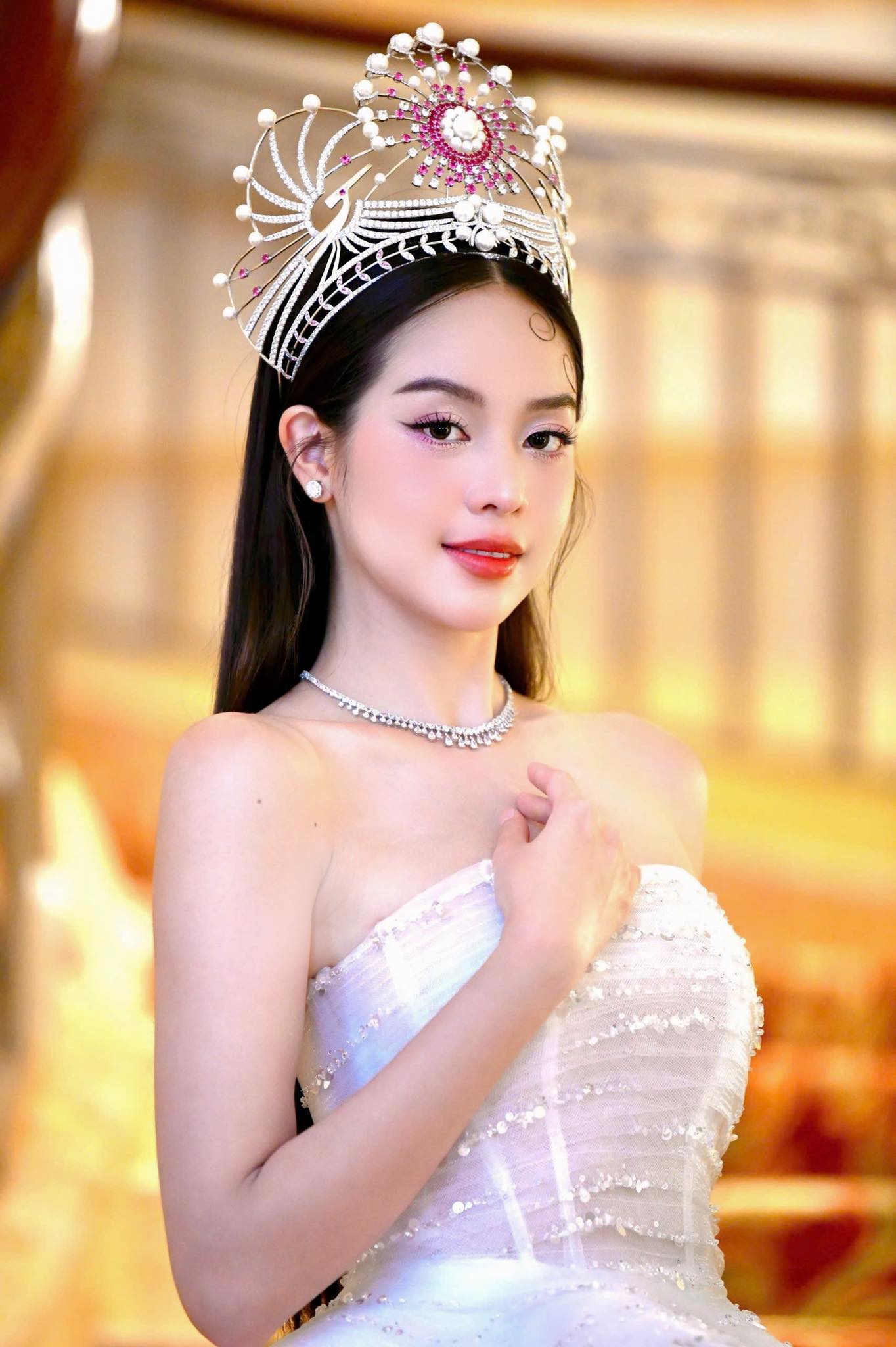 Hoa hậu Thanh Thuỷ mặt sưng phồng gây sốc, chuyện gì thế này?- Ảnh 6.