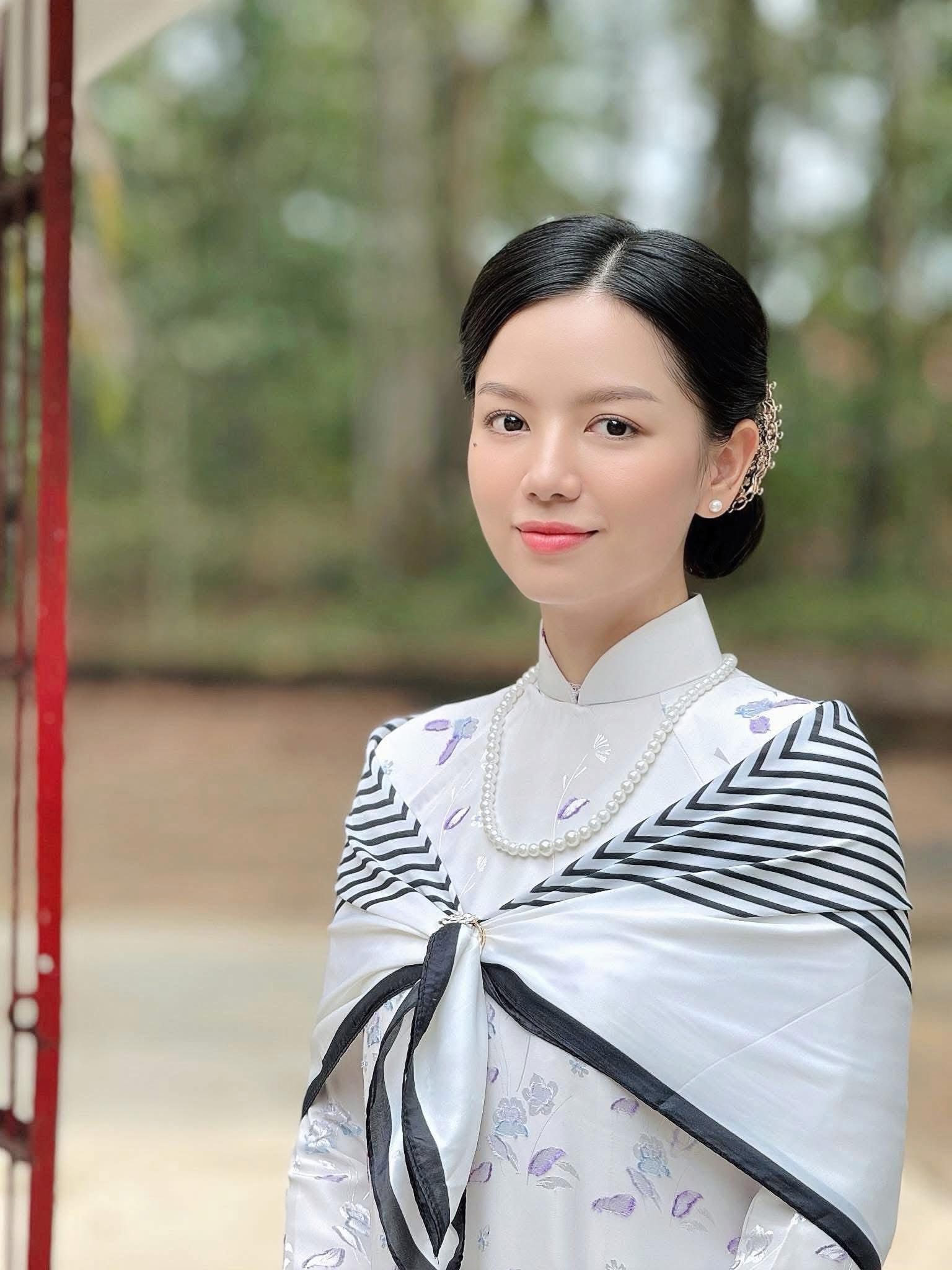 Sao nữ phim Mưa Đỏ có ông hy sinh ở Quảng Trị: Visual đời thường gây ấn tượng, đời tư cực bí ẩn- Ảnh 3.