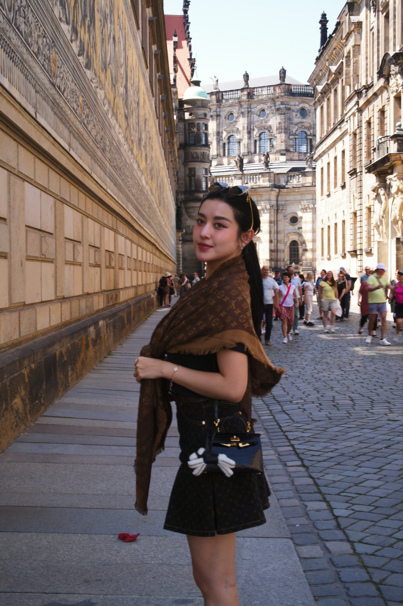 1 Á hậu Việt mắc kẹt ở nước ngoài vì sự cố sân bay- Ảnh 2. 1 Á hậu Việt mắc kẹt ở nước ngoài vì sự cố sân bay- Ảnh 2.