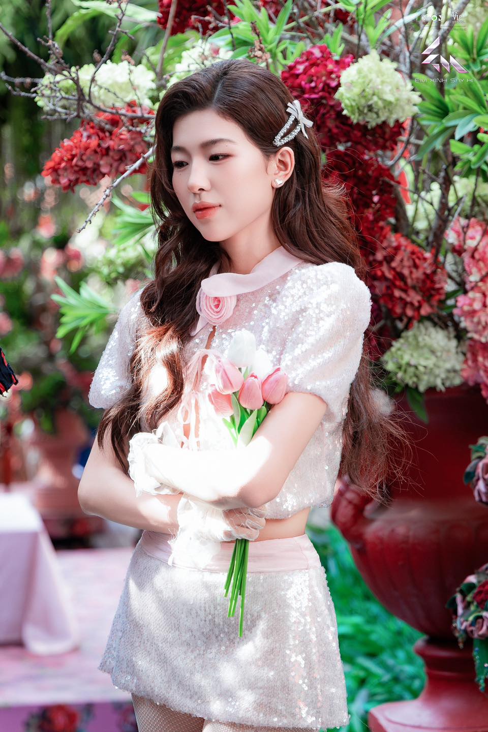 1 Em Xinh nhập cuộc livestream giải đề Văn THPT nhưng vướng tranh cãi, vội vàng lên tiếng đính chính- Ảnh 2.