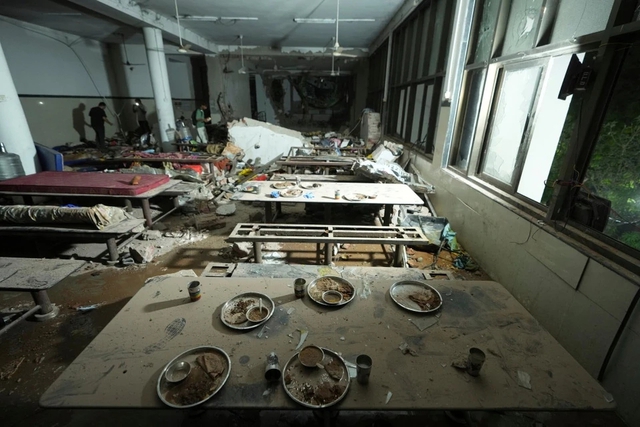 Những đĩa cơm còn dang dở trong phòng ăn ký túc xá sinh viên Y khoa: Khoảnh khắc cuối cùng trước thảm kịch hàng không tại Ấn Độ- Ảnh 3.