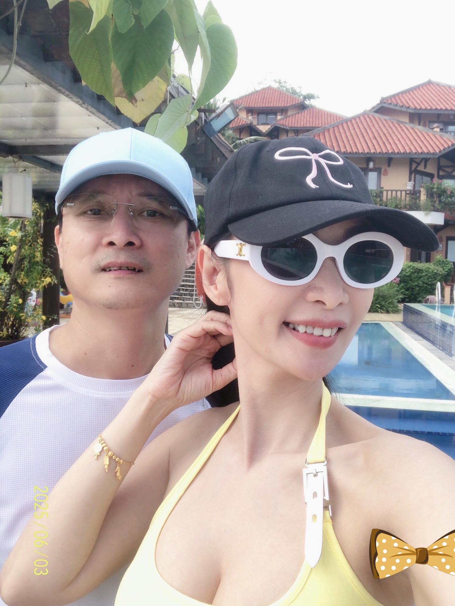 50710531541938467675022095927146436211804810n-1764846999890-17648470004111451936913 "Biểu tượng gợi cảm" một thời: 8 năm ở ẩn, chuyển về biệt thự 400 m2 tại Đà Lạt để chữa bệnh 50710531541938467675022095927146436211804810n 1764846999890 17648470004111451936913