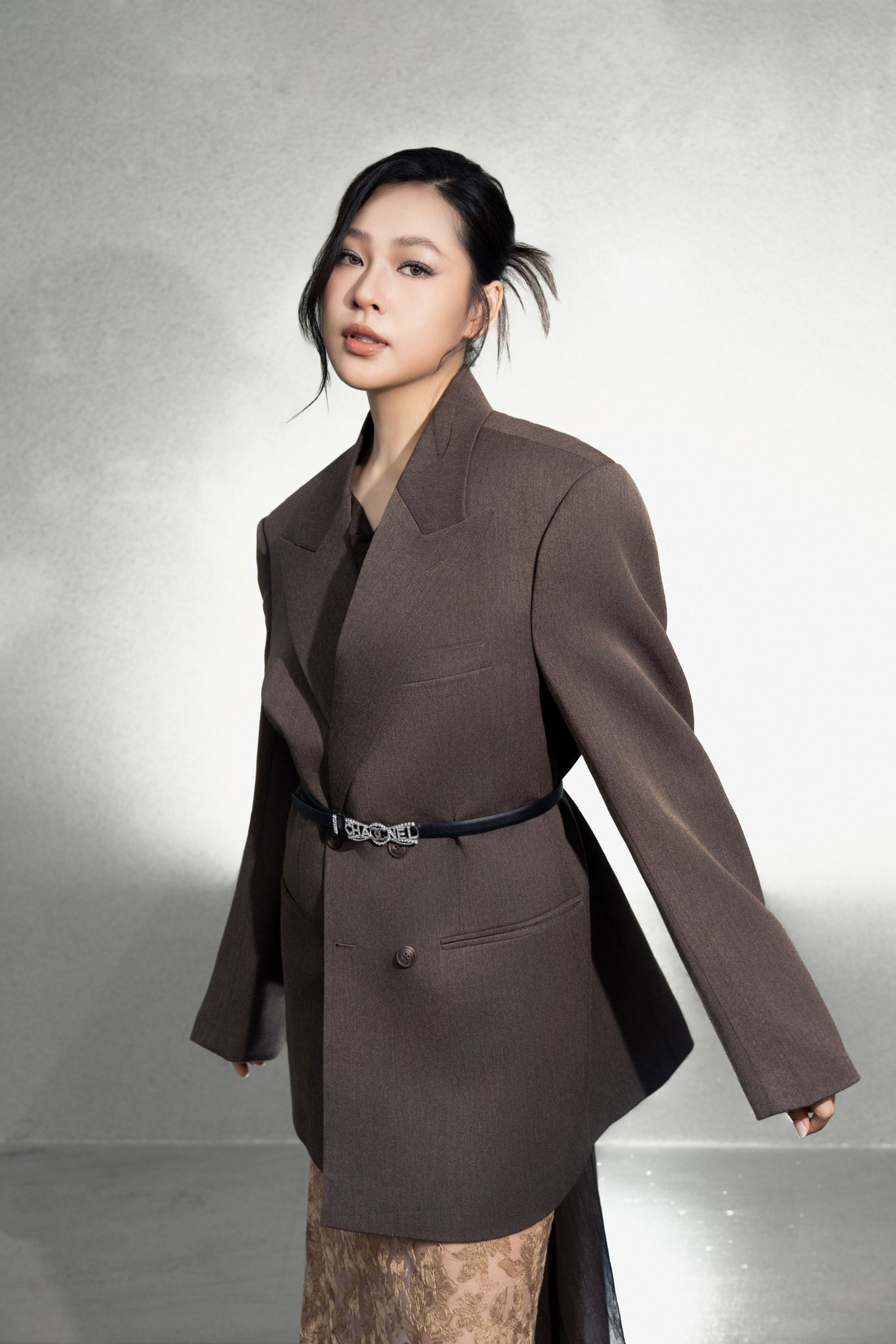 Xuất hiện nữ diễn viên vào vai của Thùy Tiên ở phim Chốt Đơn, là ai mà netizen chê bai gay gắt?- Ảnh 2. Xuất hiện nữ diễn viên vào vai của Thùy Tiên ở phim Chốt Đơn, là ai mà netizen chê bai gay gắt?- Ảnh 2.