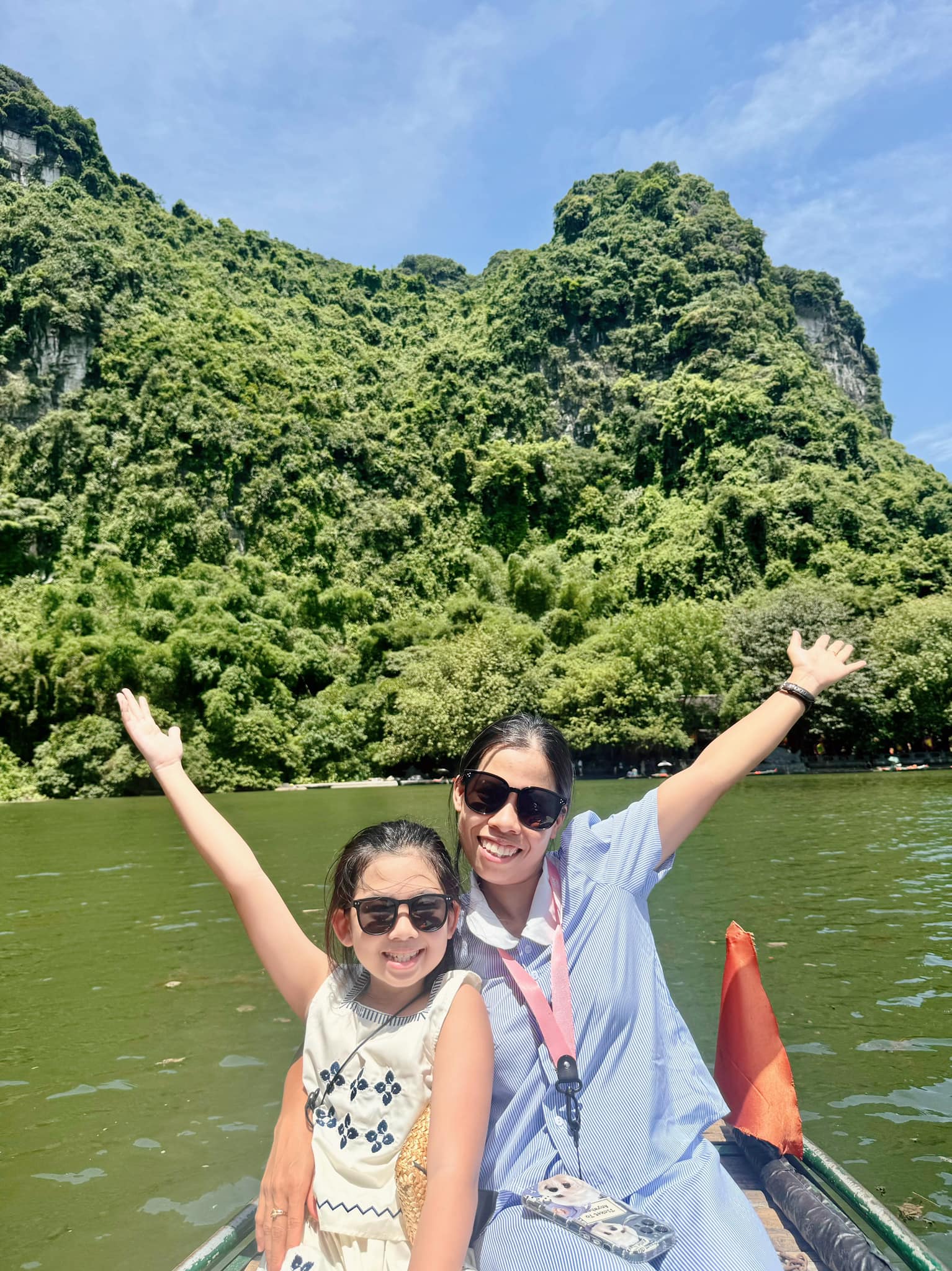 Bảo mẫu của con gái Mai Phương rơi nước mắt nói về hành trình Bảo mẫu của con gái Mai Phương rơi nước mắt nói về hành trình