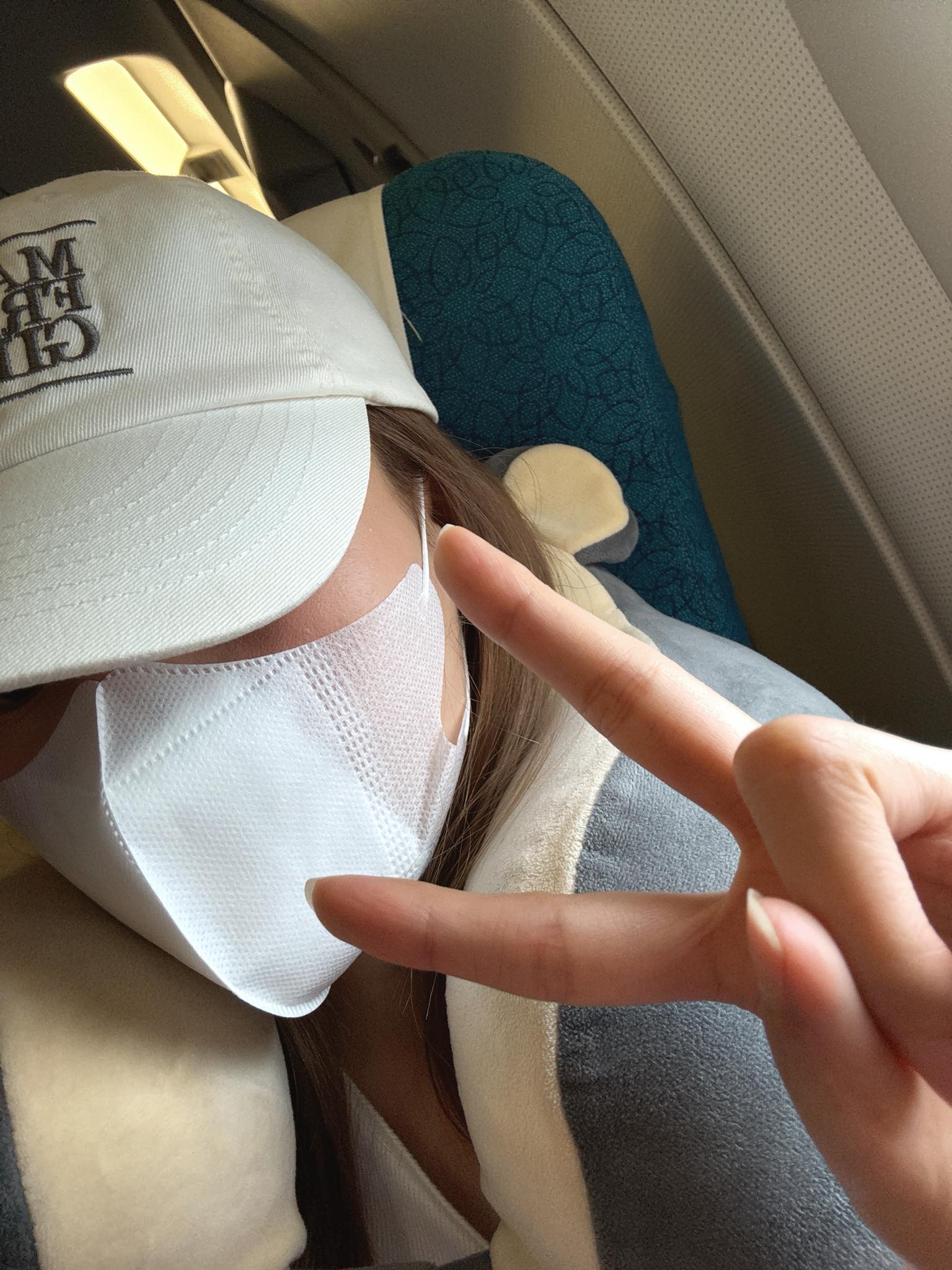 Lan Ngọc và Liên Bỉnh Phát gặp tai nạn phải ngồi xe lăn- Ảnh 4. Lan Ngọc và Liên Bỉnh Phát gặp tai nạn phải ngồi xe lăn- Ảnh 4.