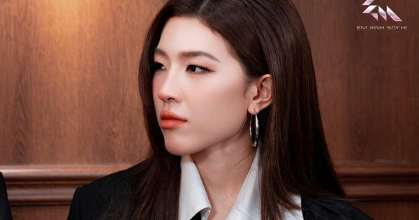 1 Em Xinh nhập cuộc livestream giải đề Văn THPT nhưng vướng tranh cãi, vội vàng lên tiếng đính chính 27 1 Em Xinh nhập cuộc livestream giải đề Văn THPT nhưng vướng tranh cãi, vội vàng lên tiếng đính chính 5081371346816578146851451232445817912238888n 1751031865925 17510318661681918481912 95 0 598 960 crop 17510319948801469171264jpg