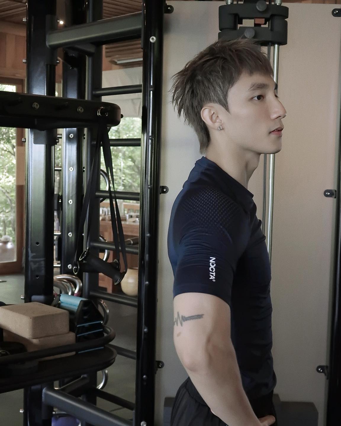 Sơn Tùng - HIEUTHUHAI đọ body gym hừng hực: Biết chọn ai đây?- Ảnh 6. Sơn Tùng - HIEUTHUHAI đọ body gym hừng hực: Biết chọn ai đây?- Ảnh 6.